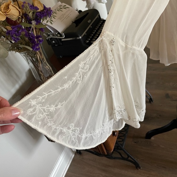 Newport News ladies, lovely silk blouse NWOT - Picture 8 of 15